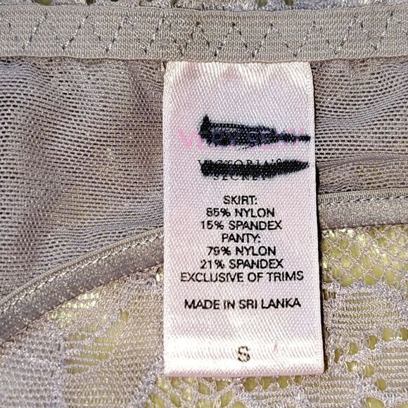 NWT/NWOT Victoria Secret Garter/Thong - Picture 6 of 6